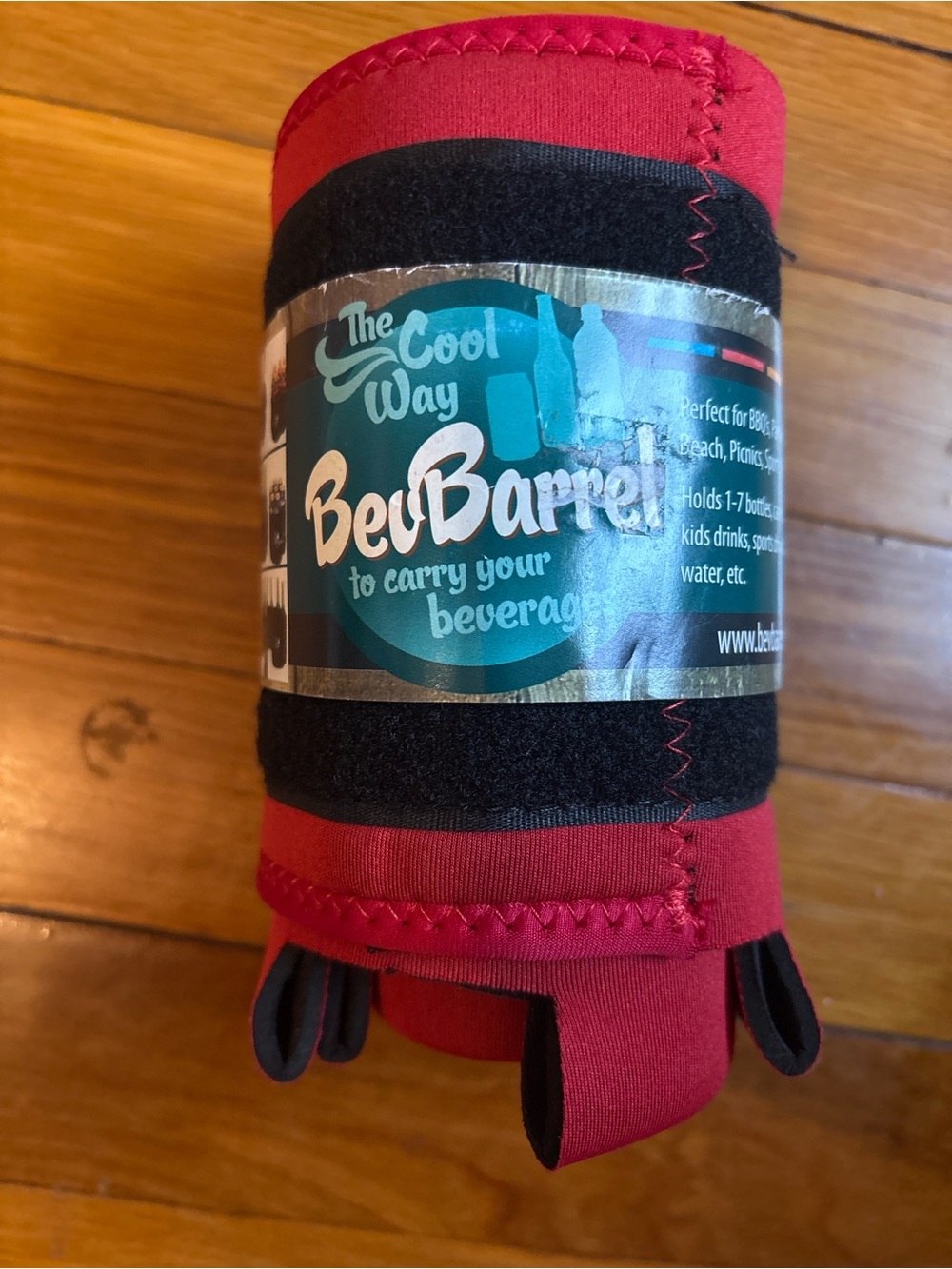 BevBarrel Portable Neoprene Beverage Carrier. Holds up to 7 cans or bottles. NWT
